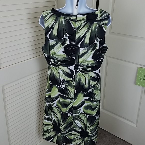 Connected apparel dress - Picture 4 of 6